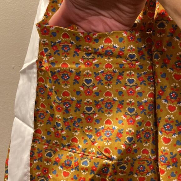 Vintage Apron  - Picture 3 of 5